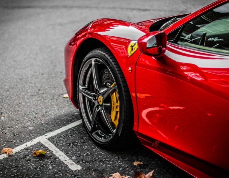 ferrari milano ragazzo video