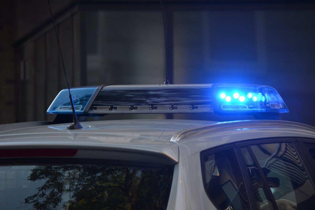 Rapina in banca a Milano: i responsabili sono in fuga con i soldi