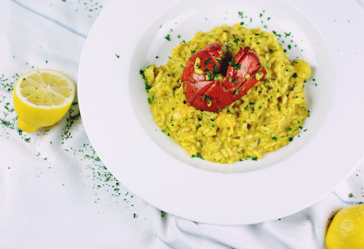 Dove mangiare il miglior risotto alla milanese: i 7 indirizzi consigliati