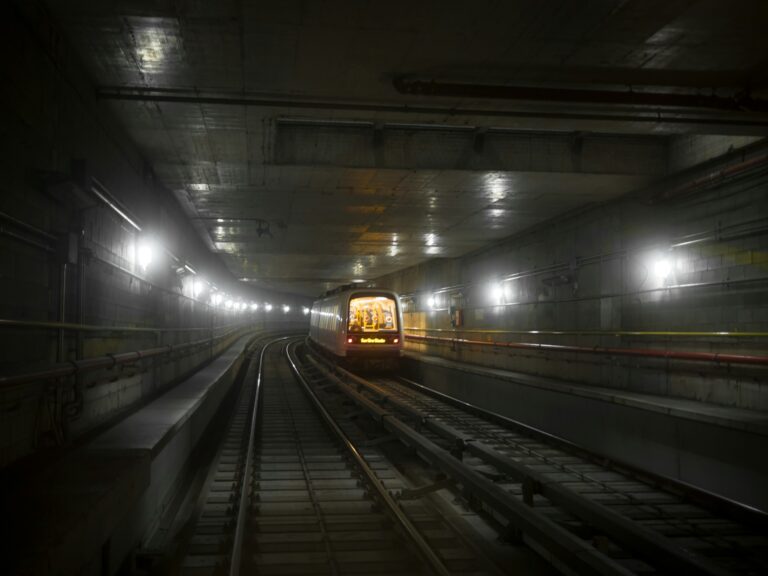 Sospesa la linea di trasporto metropolitano nel milanese: linea sospesa
