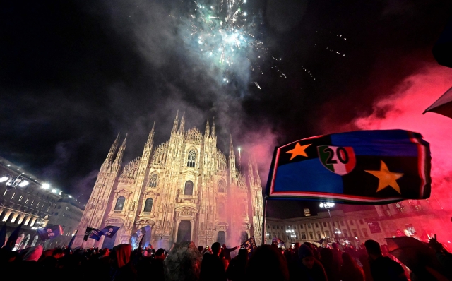 Inter campione d’Italia: è festa in Piazza Duomo