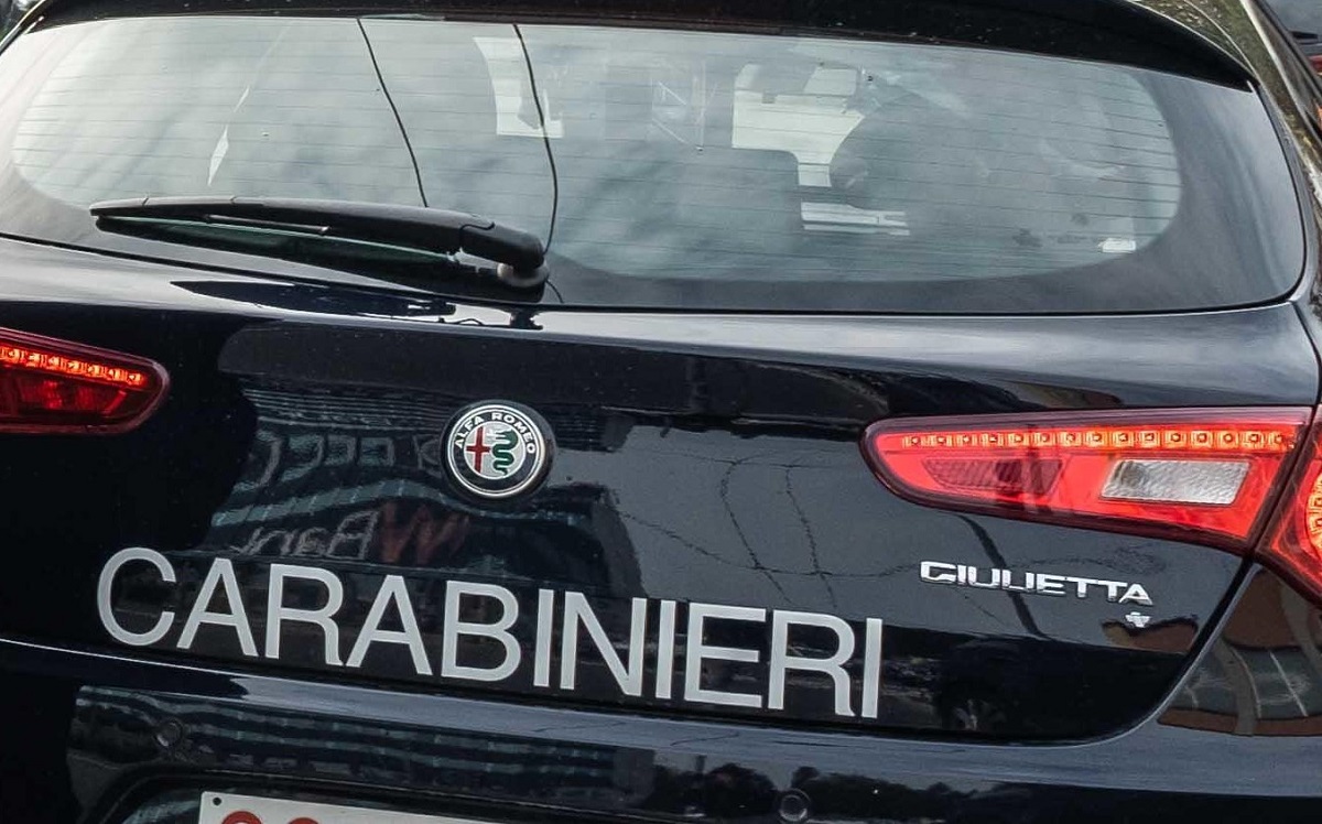 Trovato il cadavere di un 25enne in Via Modena: tratto chiuso alla circolazione