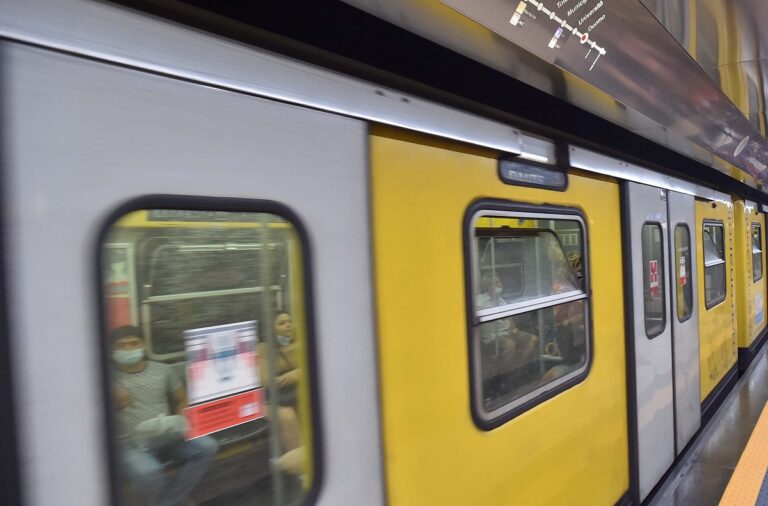 metro m4 chiude
