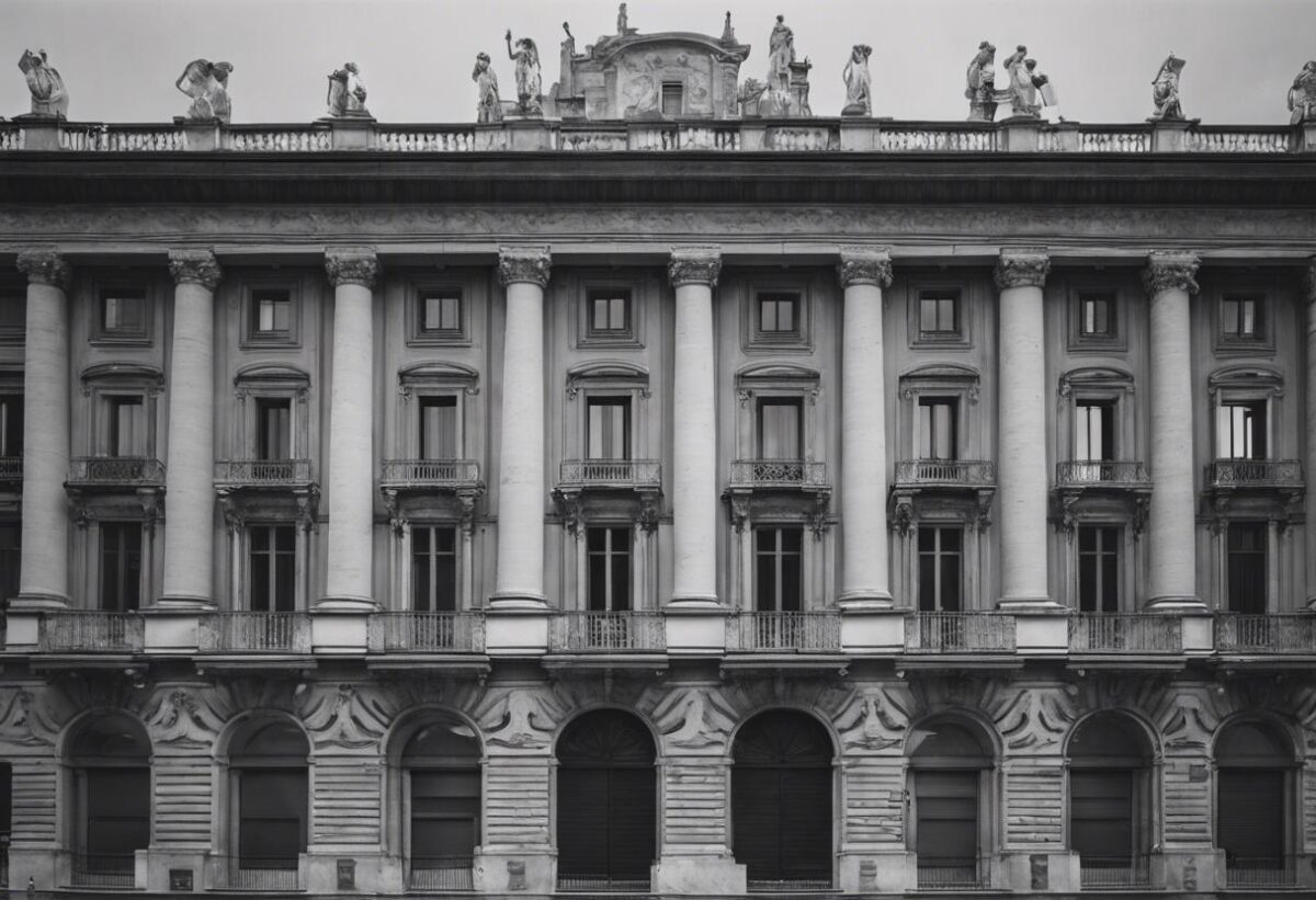 Palazzo Marino commemora le vittime dell’attacco di Hamas, sottolineando come questo evento abbia portato a un incremento dell’antisemitismo.