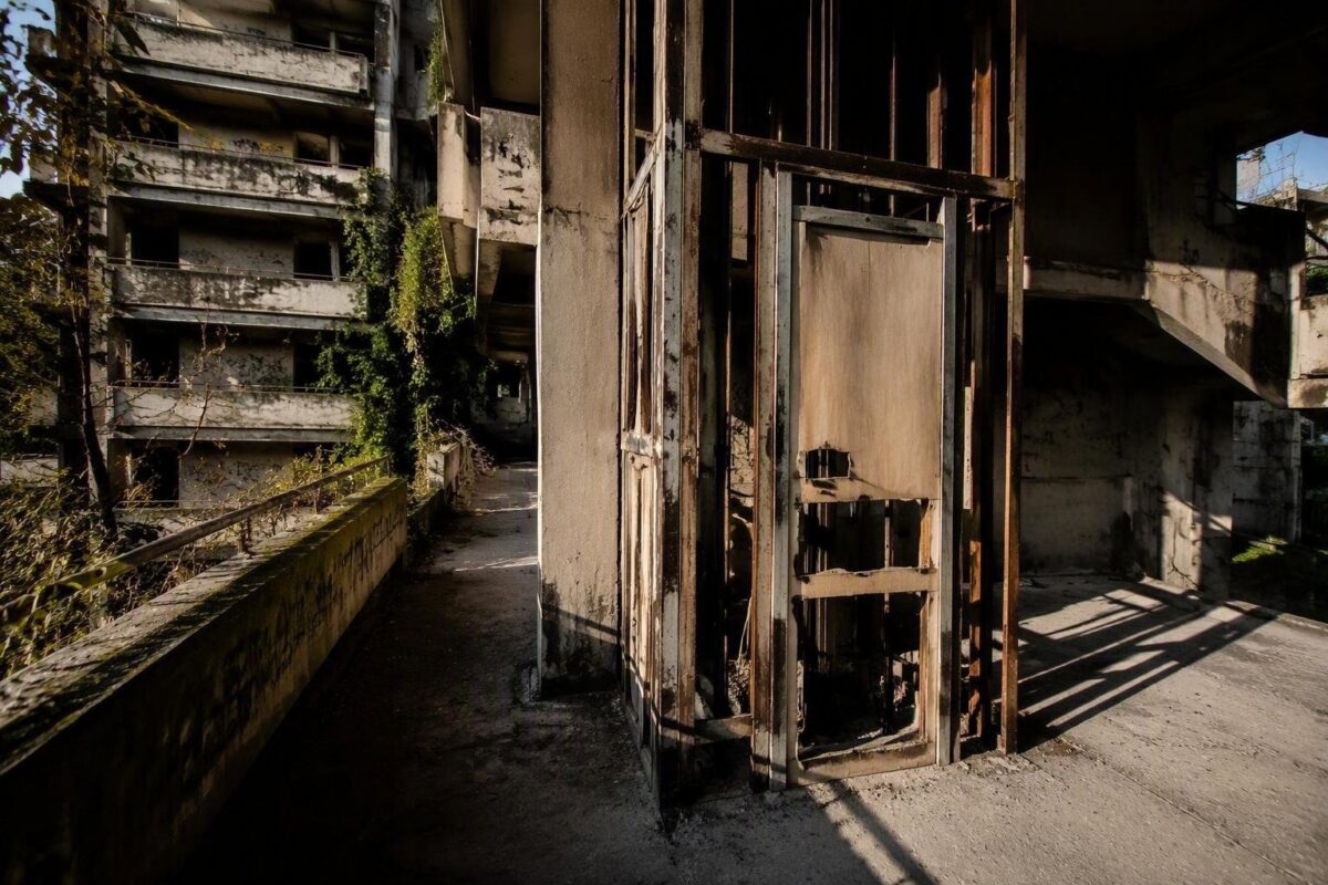 Alloggi popolari a Sesto San Giovanni: ascensori guasti e degrado diffuso