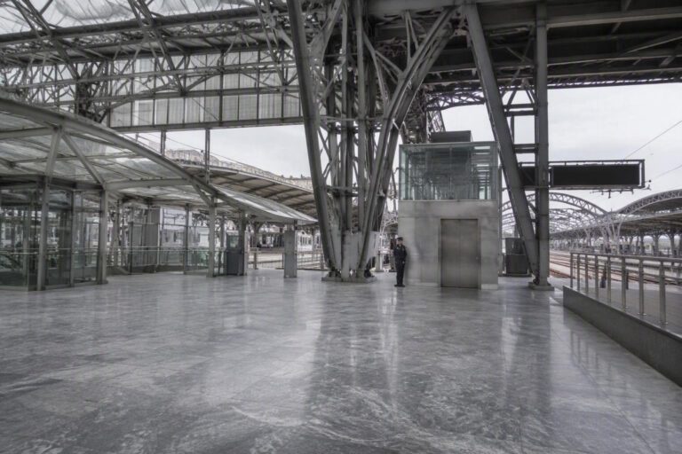 Arrestate tre borseggiatrici alla Stazione Centrale di Milano: il furto sventato