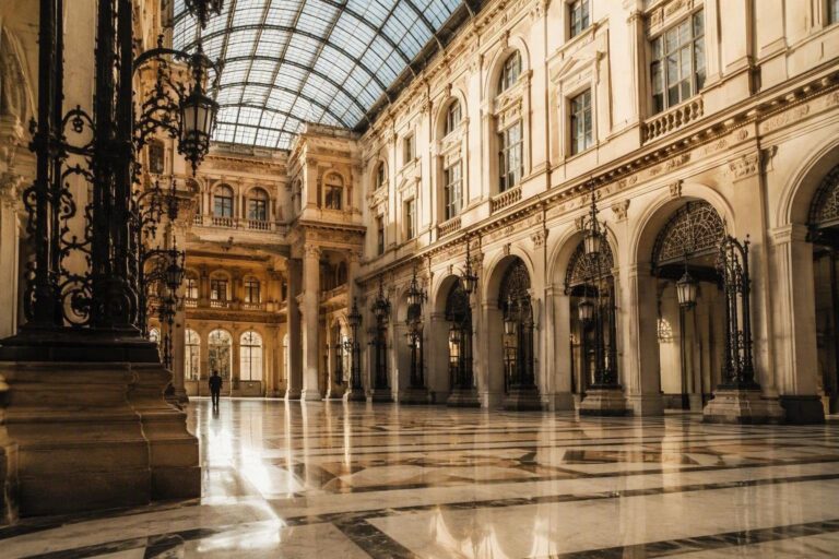 Borse europee sui massimi storici: analisi dei movimenti di Milano, Londra, Parigi e Francoforte