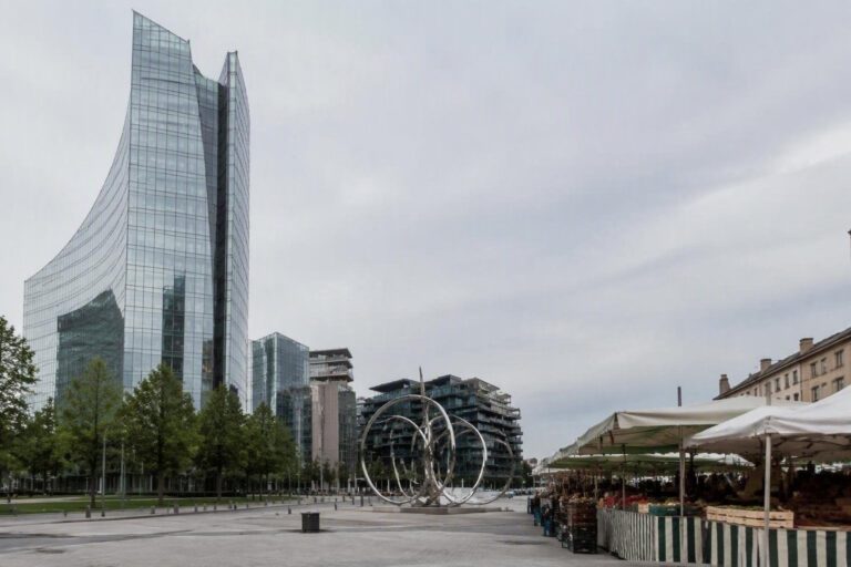 La Milano estiva: un viaggio tra desideri e trasformazioni urbane