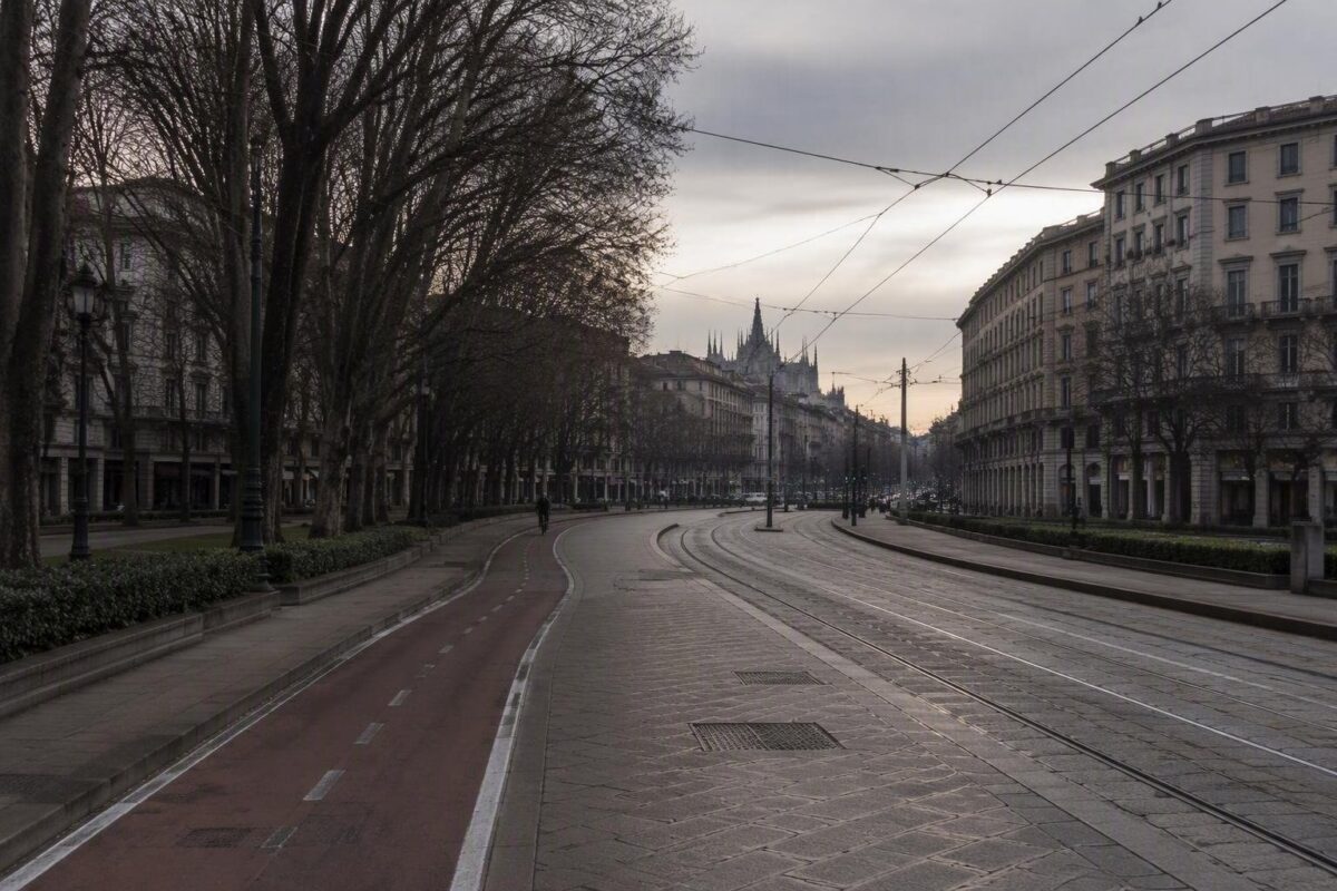 Milano sicura: precedenze, ciclabili e consigli per tutti