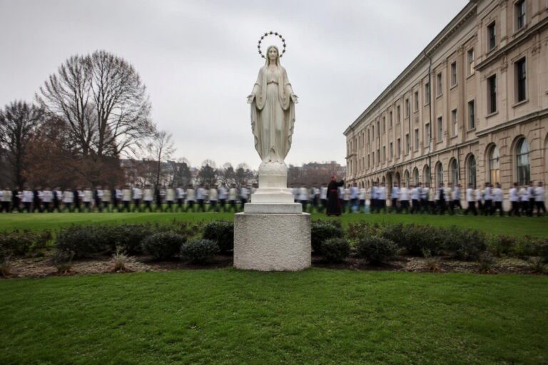 Cerimonia di benedizione della Madonnina a Milano, 30 settembre