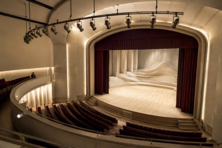 Teatro Menotti presenta Agamennone di Sinisi, prima della stagione