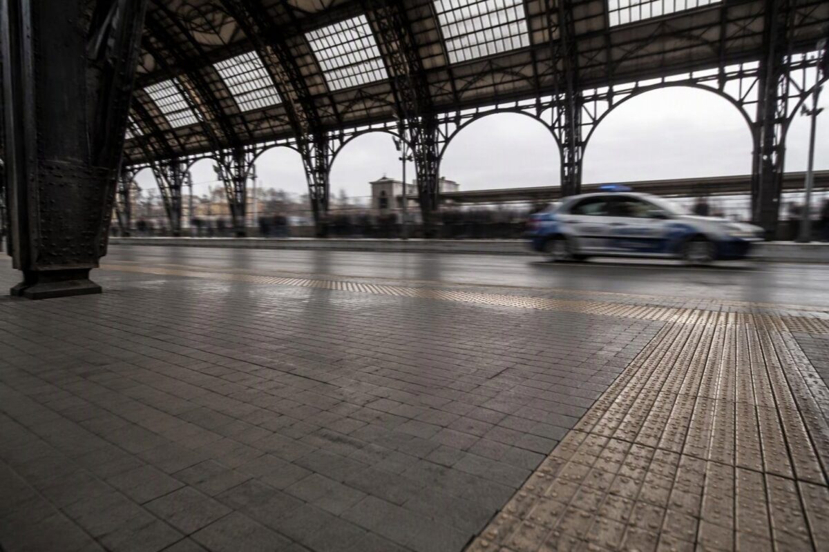 Violenza di gelosia vicino alla Stazione Centrale: 36enne in carcere