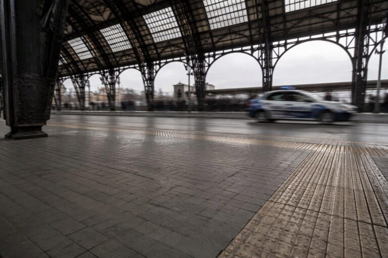 Violenza di gelosia vicino alla Stazione Centrale: 36enne in carcere