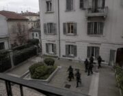 Arrestato il rapper Tony Boy: droga, arma clandestina e live sui social