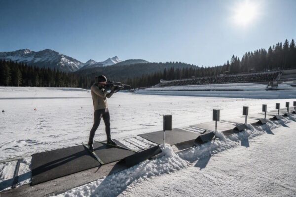 Biathlon per principianti: guida a sci di fondo e poligono