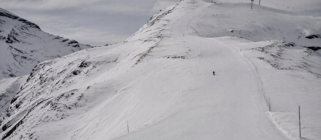 Carving controllato e gestione della velocità nello sci alpino