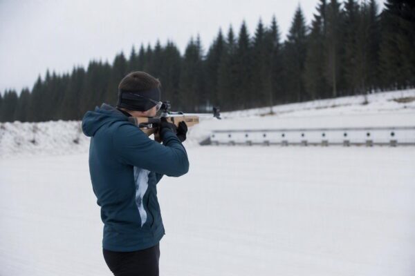 Come iniziare il biathlon: formato gare, carabina e sicurezza