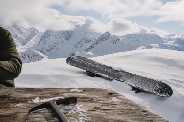Come scegliere la tavola da snowboard e gli spot alpini ideali