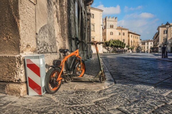 Polizia Locale di Fondi sequestra e-bike e sanziona monopattini