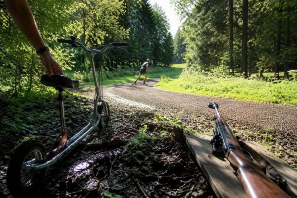 Skiroll e biathlon: la sfida estiva che unisce sport e natura