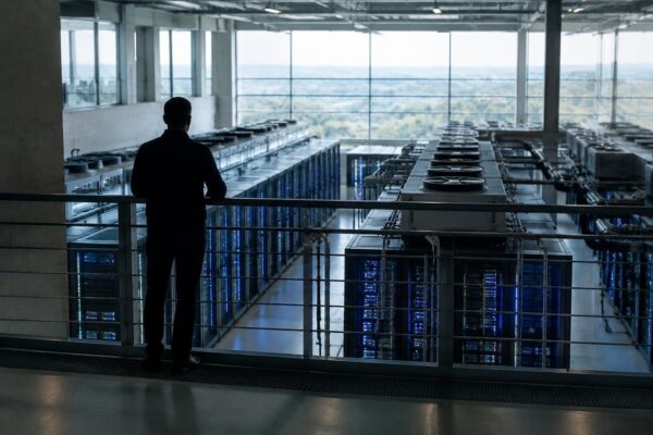 Lavori e investimenti nei data center: opportunità e rischi energetici