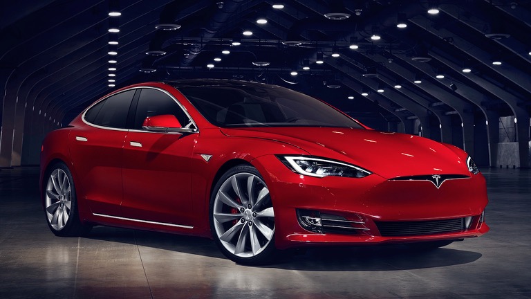 tesla model s auto elettrica con più autonomia