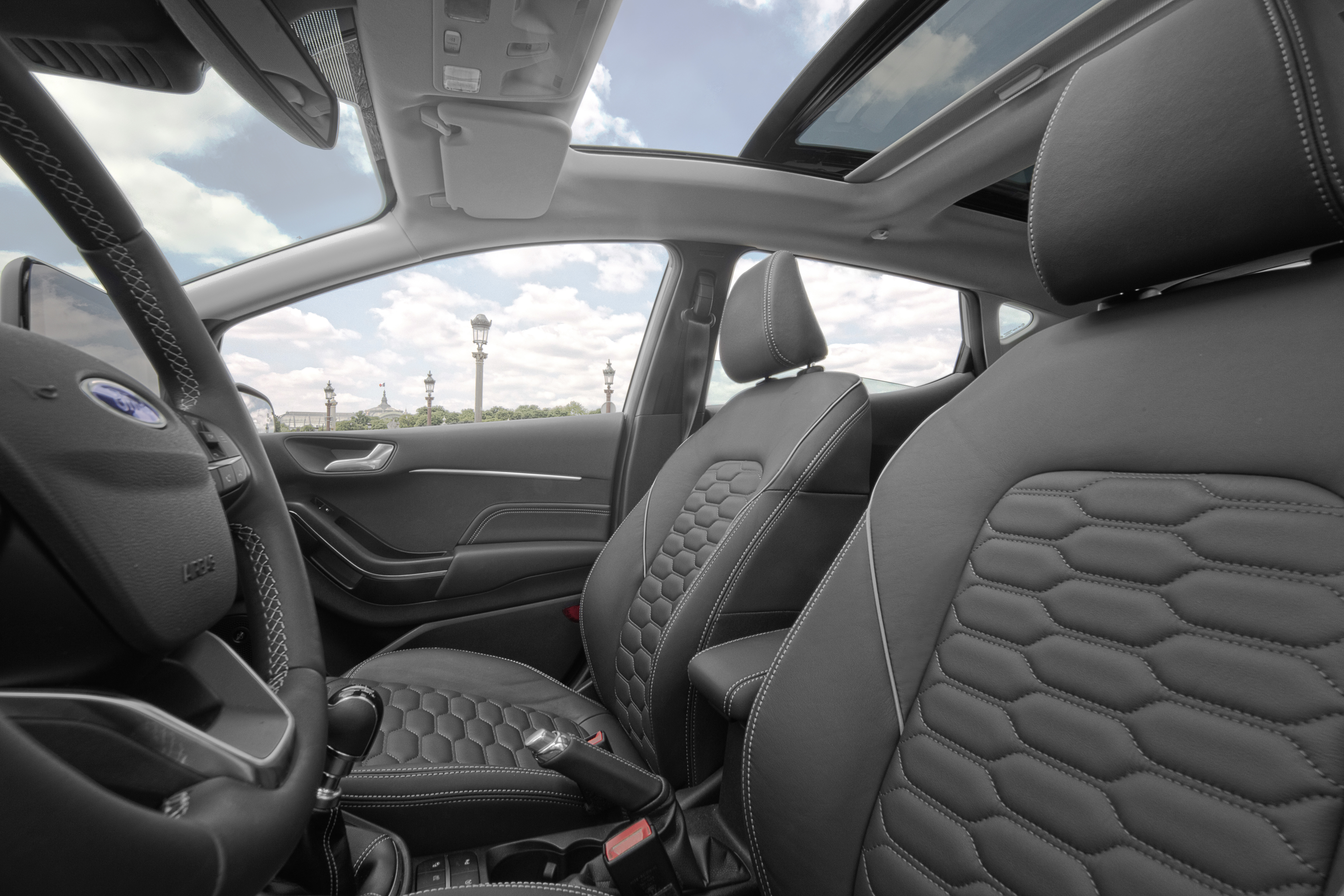 ford fiesta interni