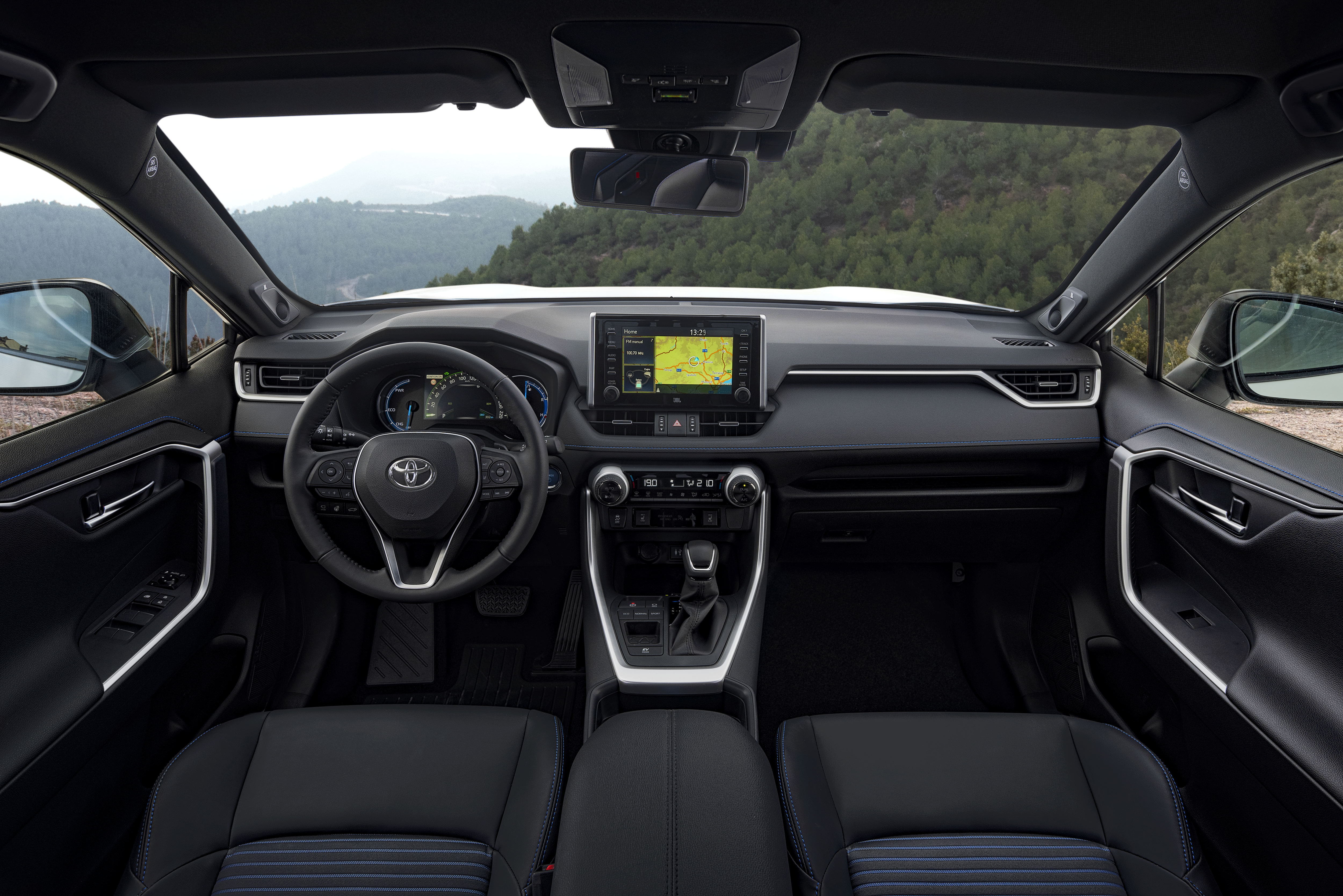 interni toyota rav4 2020