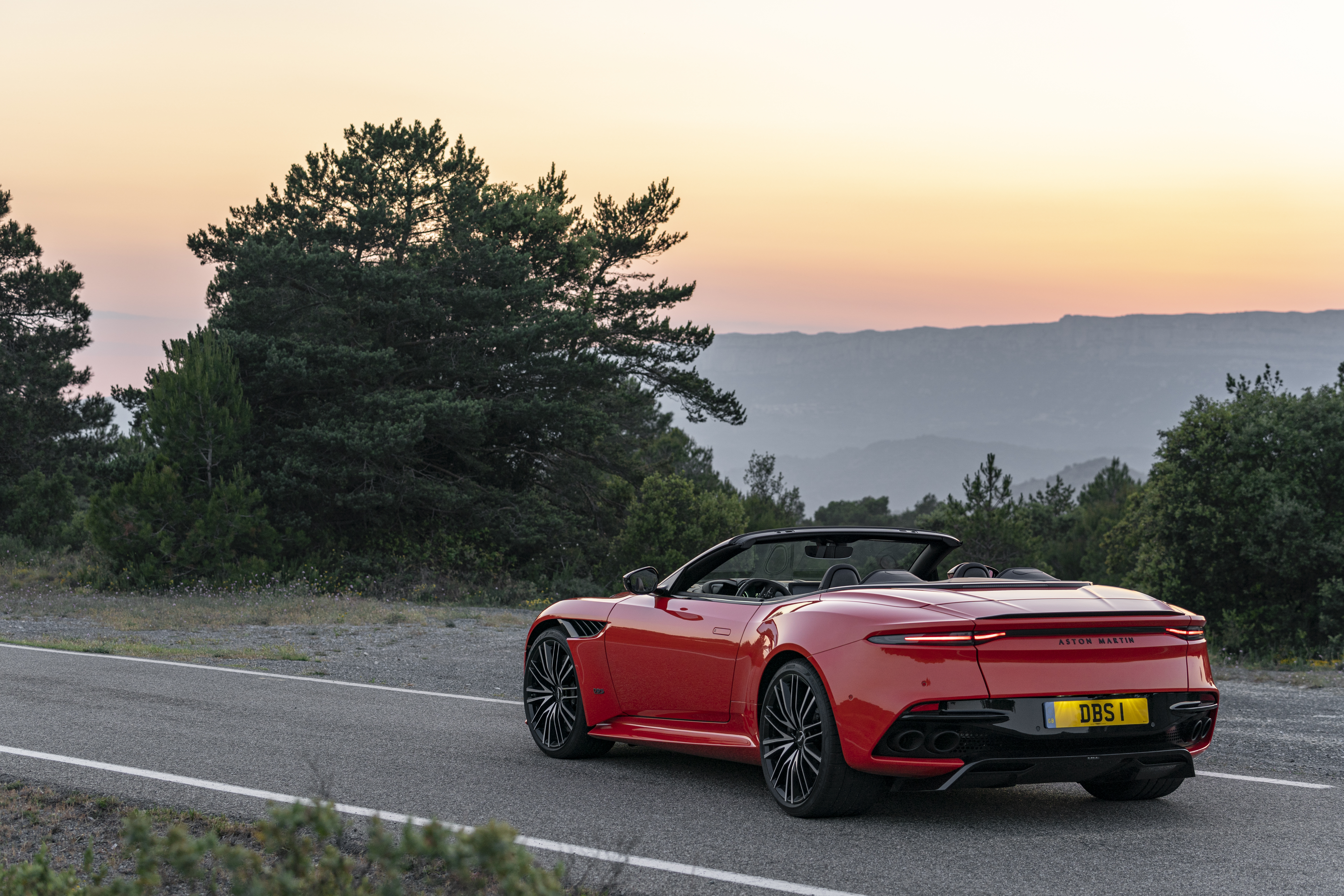 Aston Martin DBS prezzo