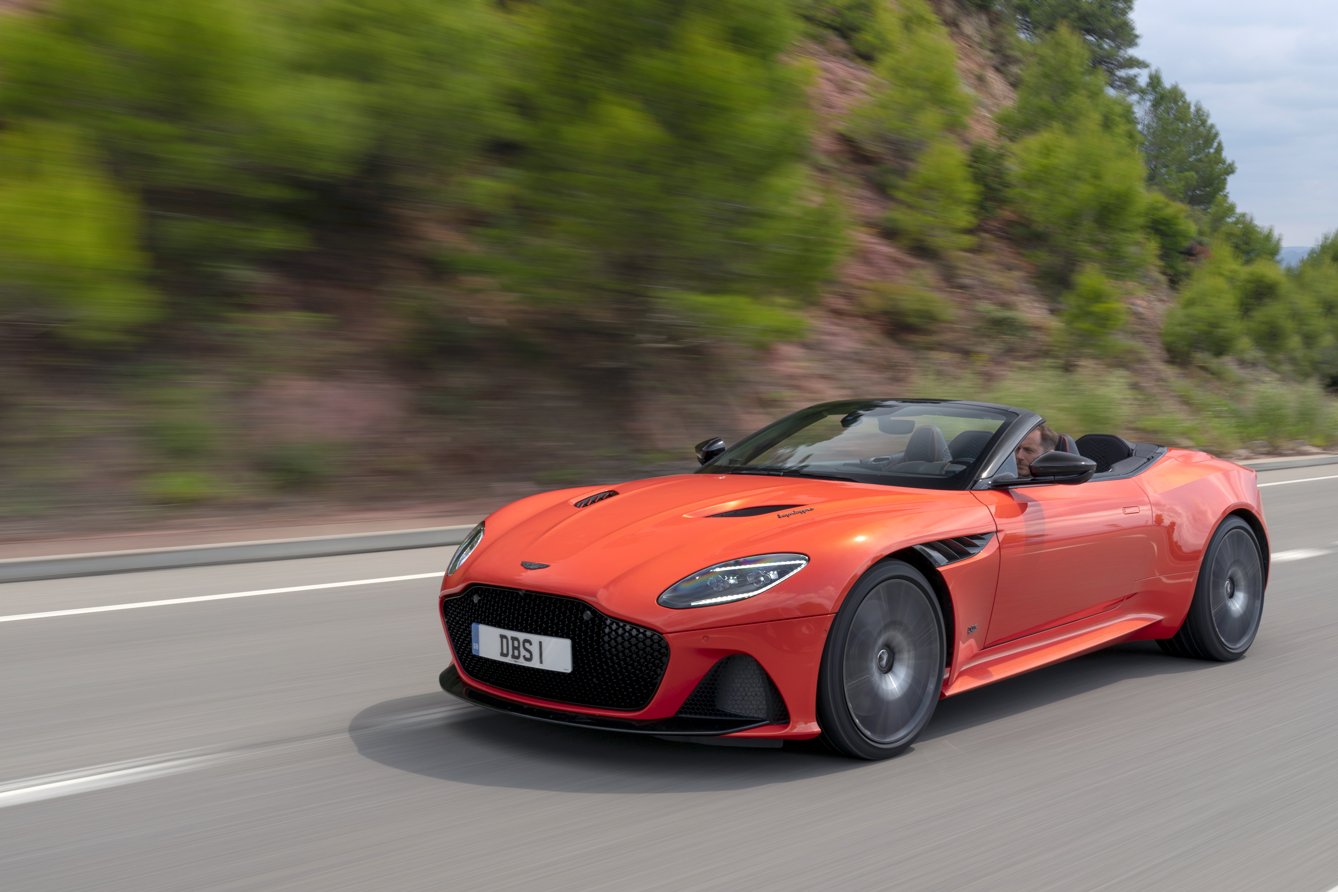aston martin dbs superleggera scheda tecnica