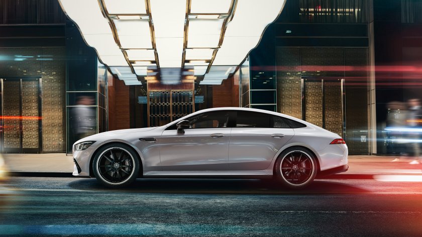 Mercedes AMG GT 4 Coup&egrave; prezzo e allestimenti