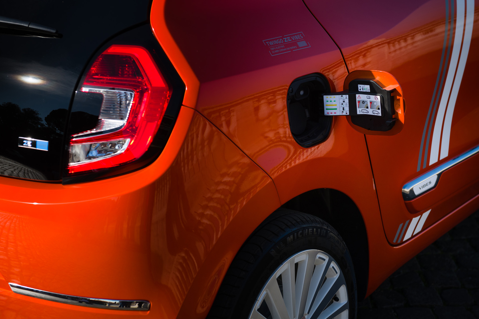 Renault Twingo elettrica uscita e ricarica