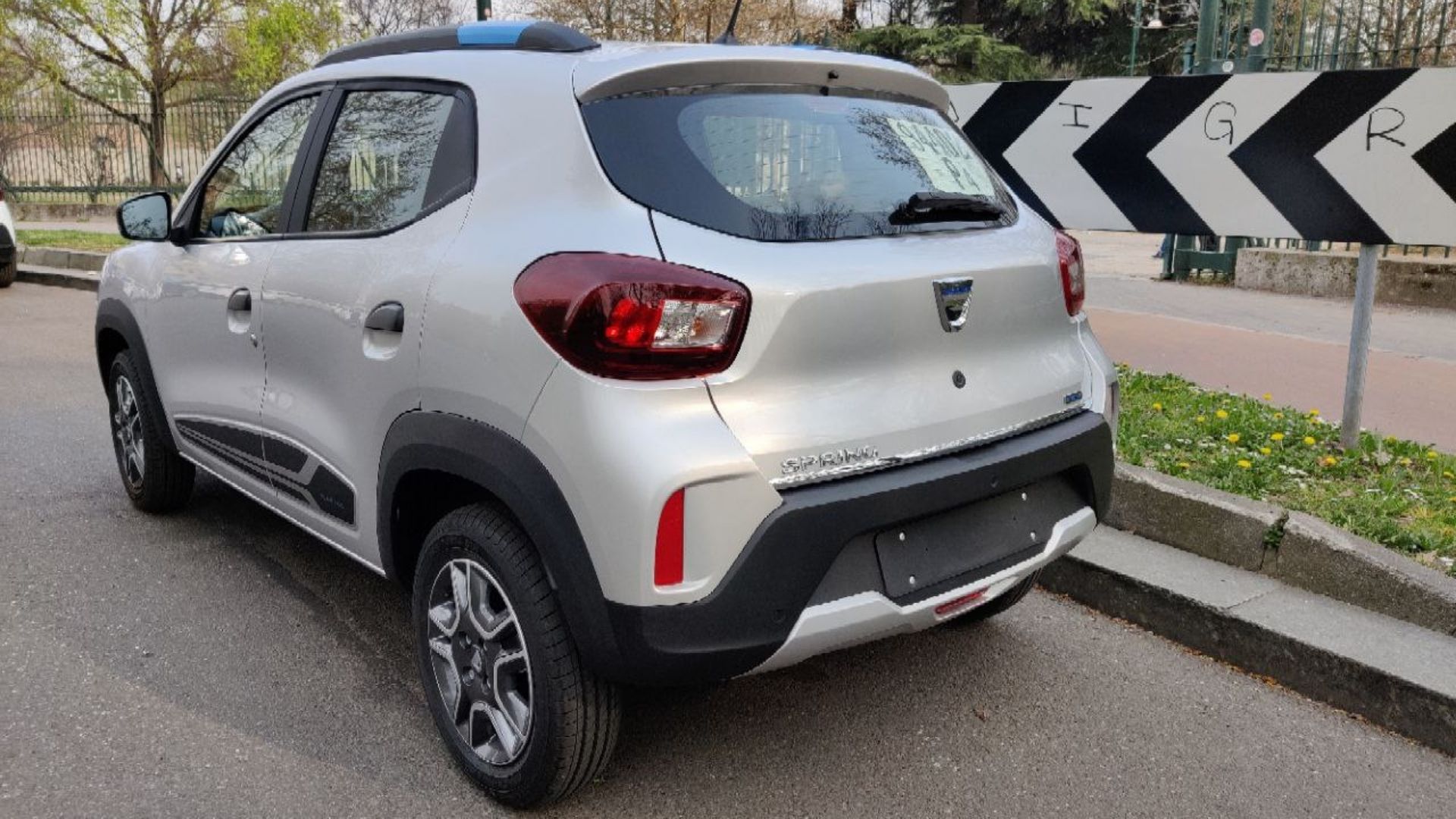 Dacia Spring test drive dimensioni
