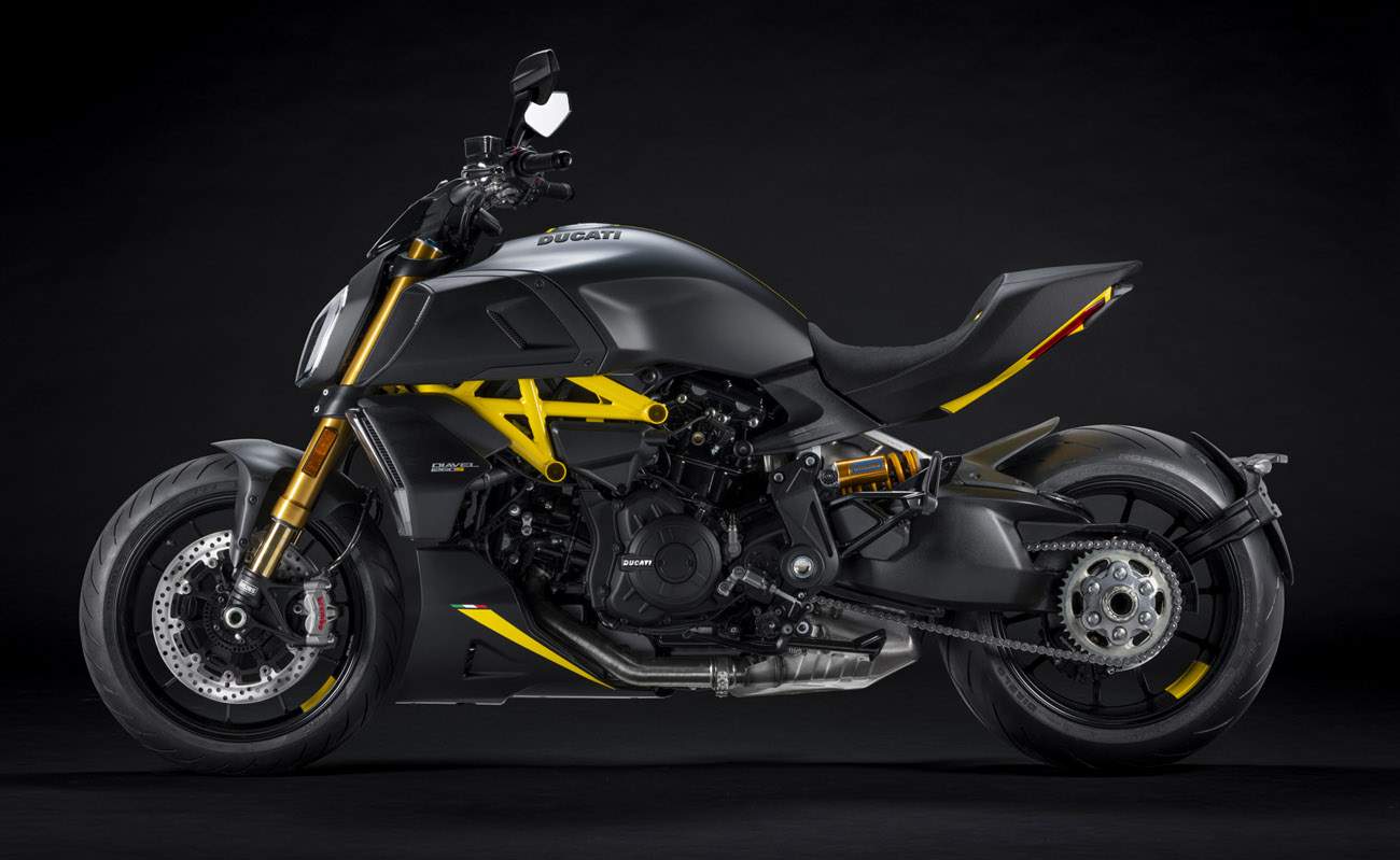 Ducati Diavel 1260 S "Black and Steel"