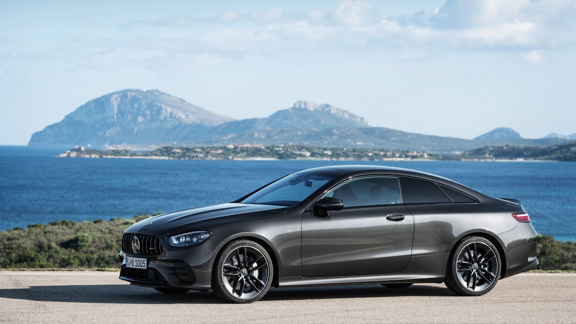 Mercedes classe E220d: dimensioni e design