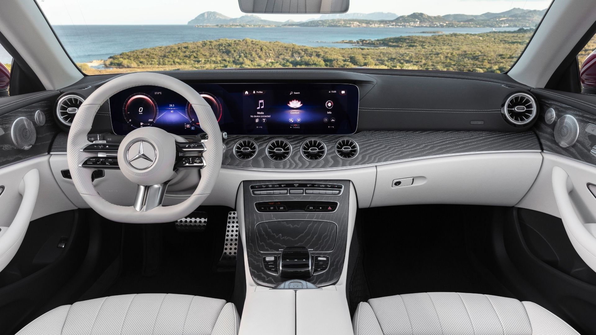 Mercedes classe E220d: interni, tecnologia e infotainment