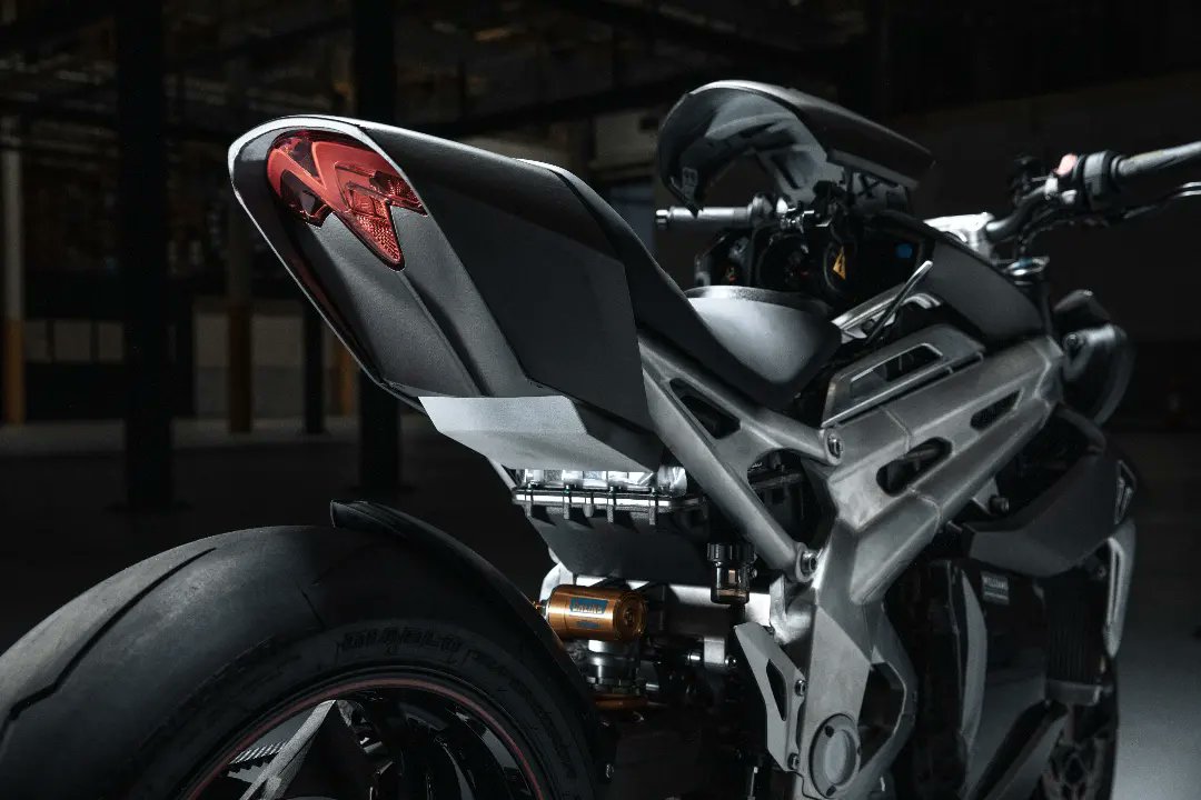 Triumph TE-1 caratteristiche