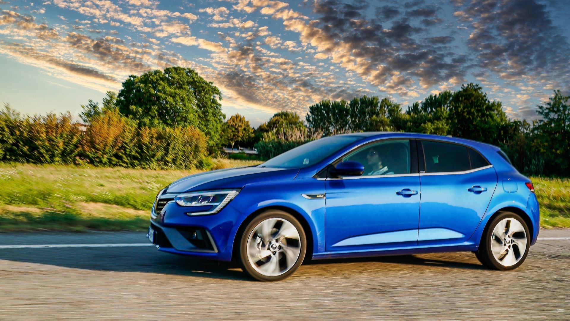 Renault Megane E-Tech Plug-in design ed esterni