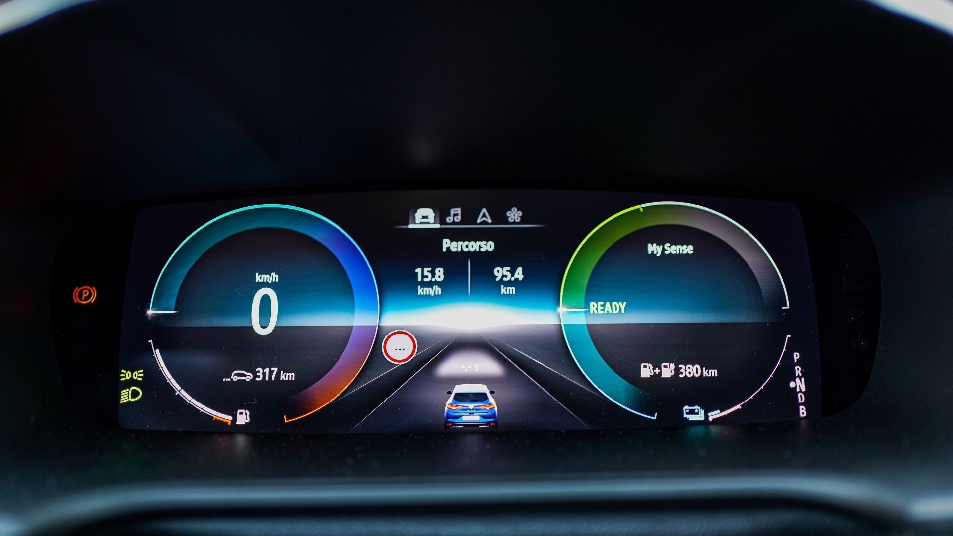 Renault Megane E-Tech Plug-in infotainment