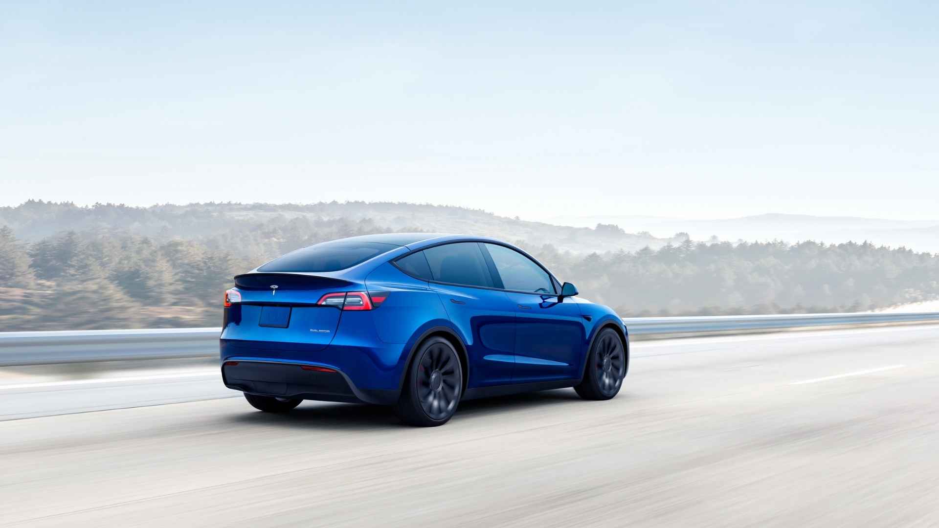 Tesla Model Y esterni