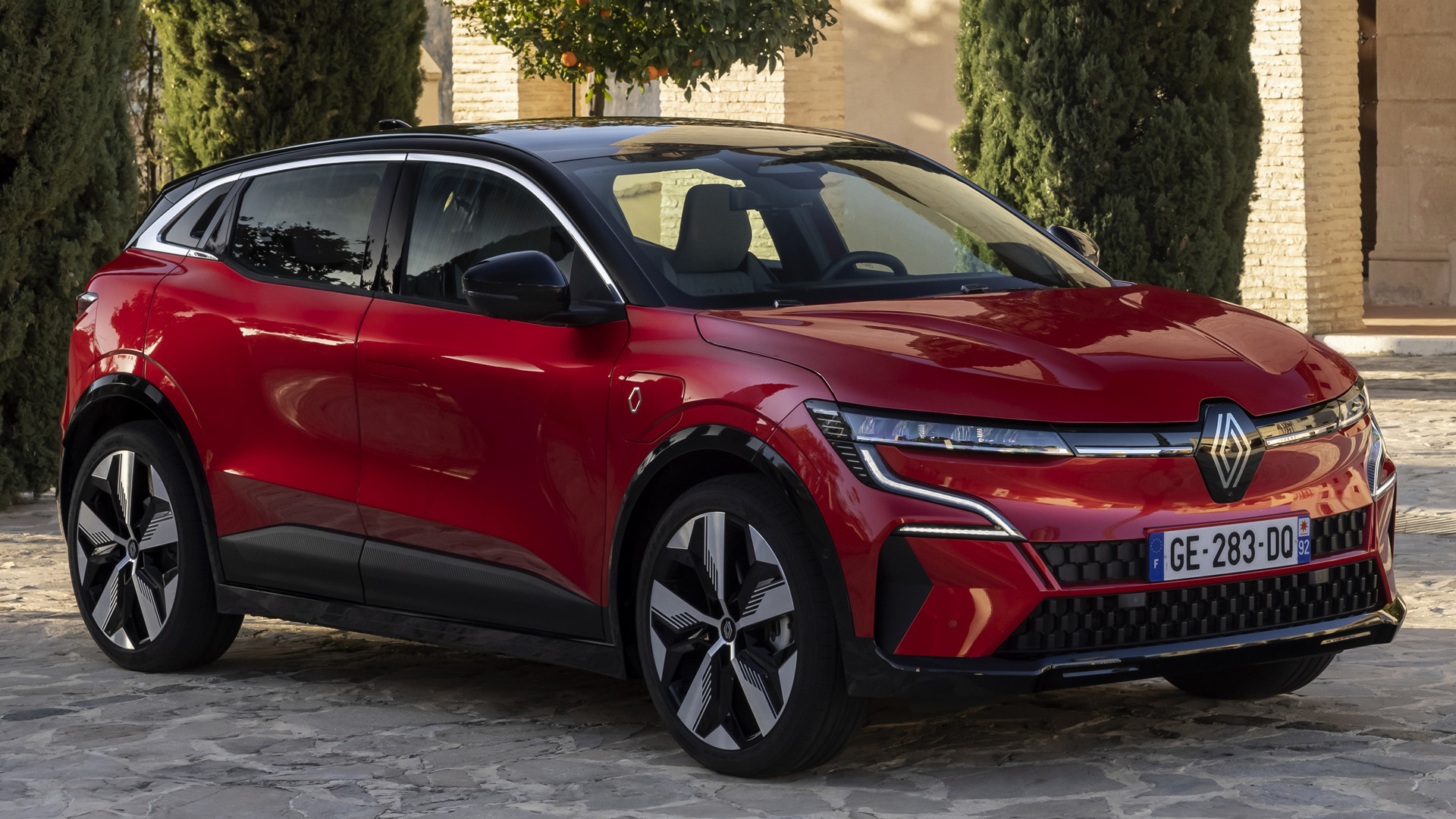 Renault Zoe o M&eacute;gane E-Tech quale acquistare