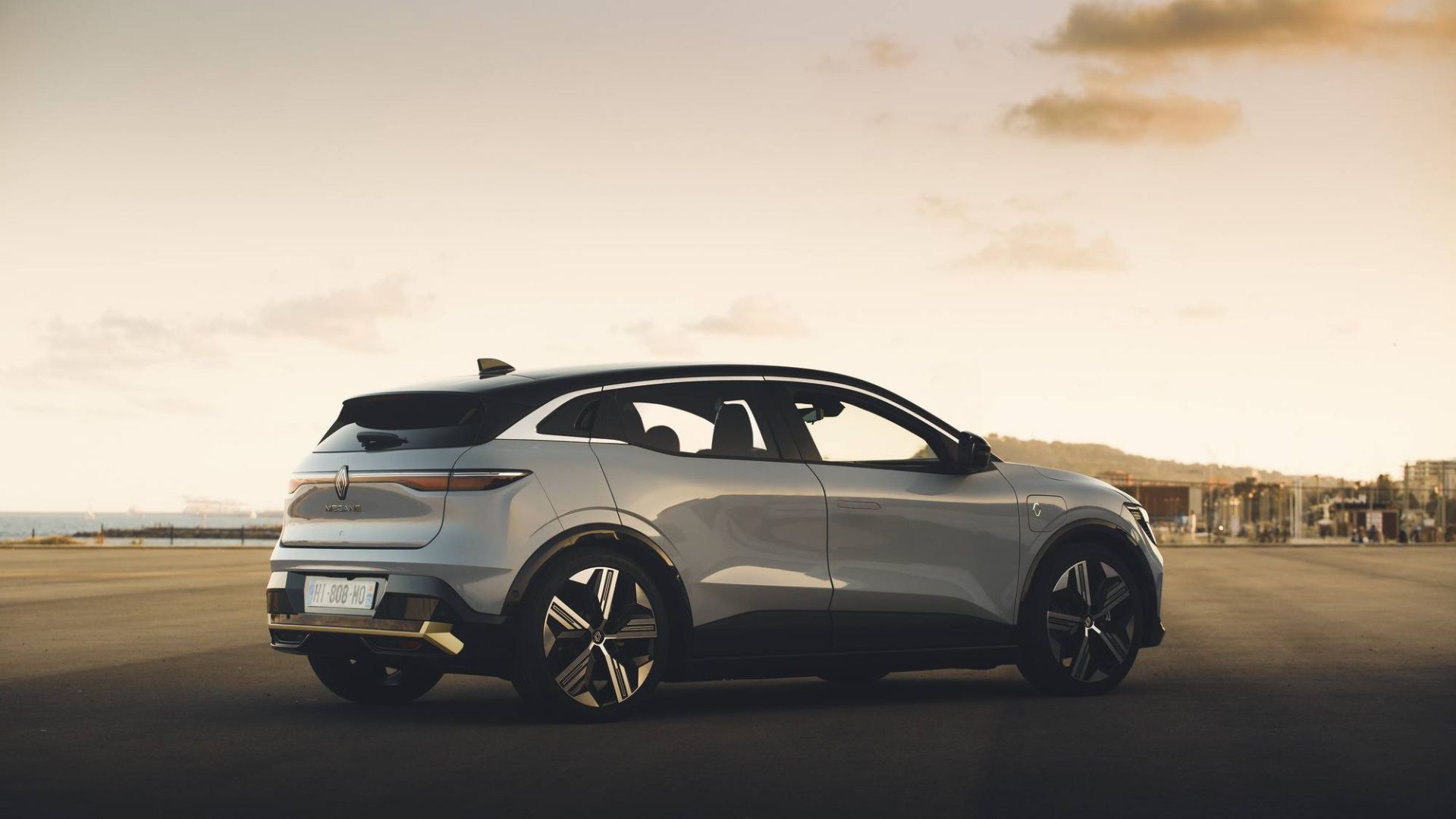 Megane E-Tech Electric dimensioni e design