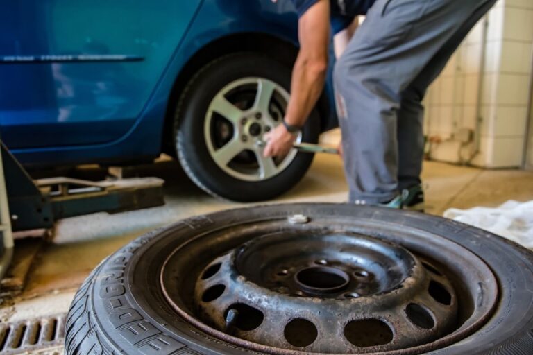 Gomme auto: cosa indicano i codici e le sigle laterali