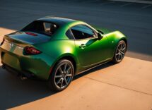 Nuova Mazda MX-5 MY27: colore Zinc Green Metallic e motore 1.5 Skyactiv-G potenziato