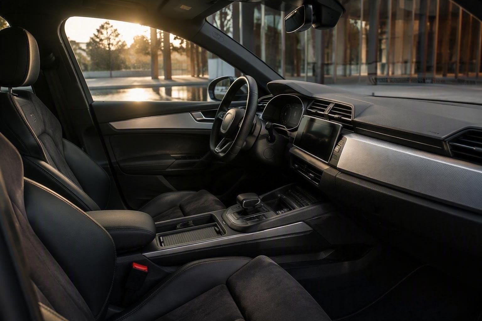 Nuova Audi Q3: guida agli interni tra finiture e spazio