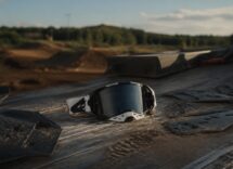 Scopri le innovazioni degli occhiali Alpinestars Supertech per motocross e offroad