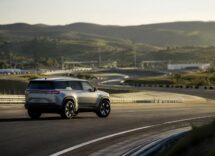 Toyota Land Cruiser elettrico: prime immagini del prototipo in sviluppo