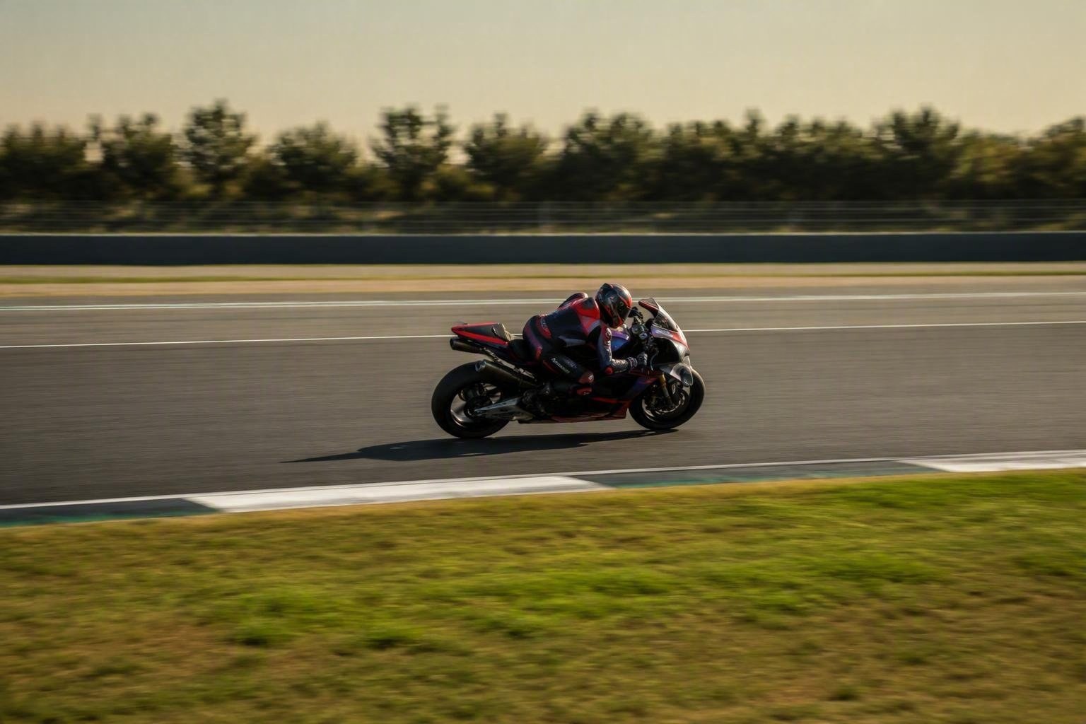 Bezzecchi protagonista a Silverstone: nuovo record e miglior tempo nelle prove del venerdì