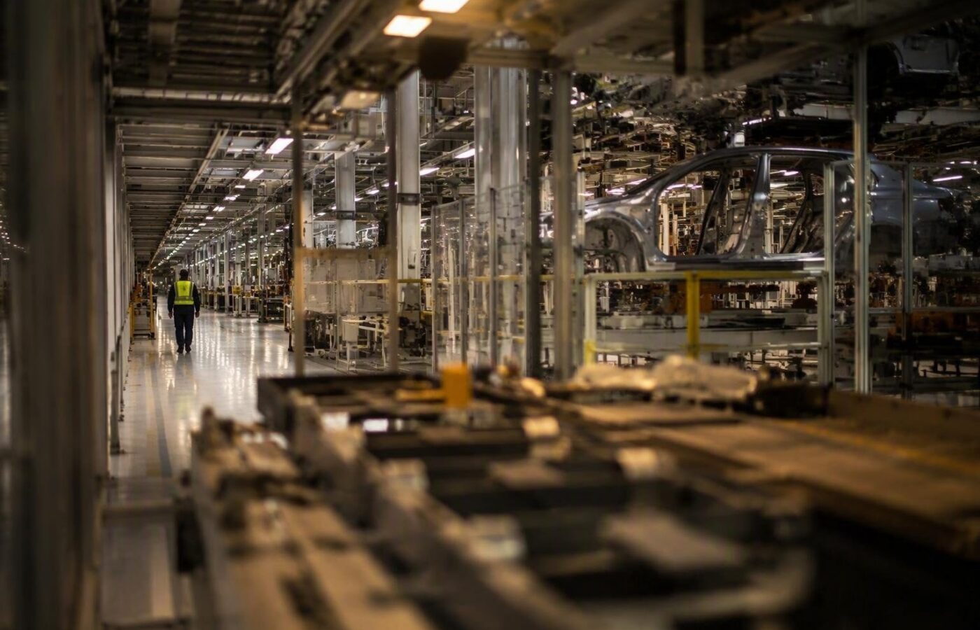 Gigafactory cinesi con processi integrati e automazione mirata per ridurre costi e tempi di produzione, immagine di approfondimento