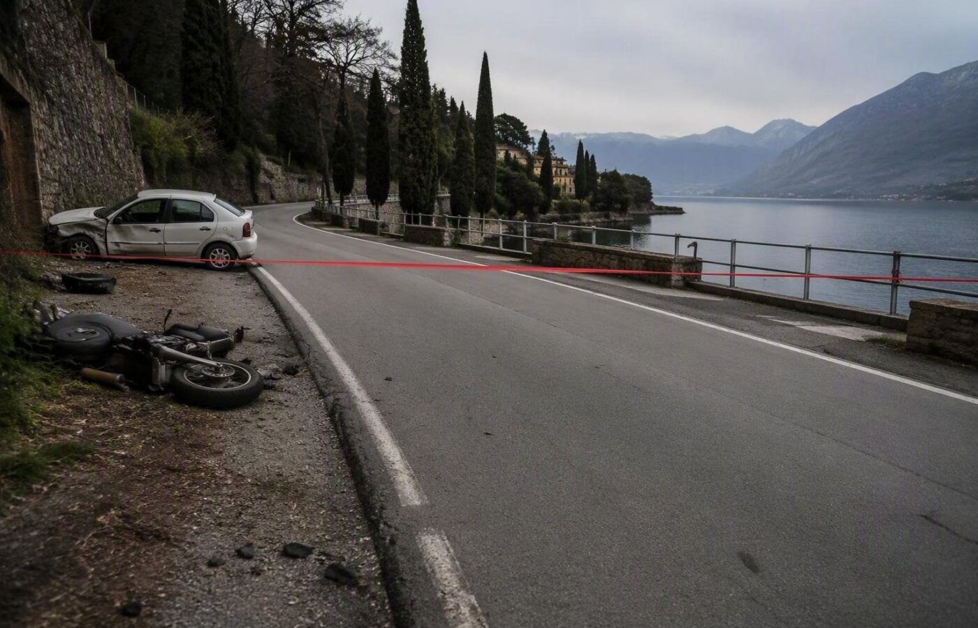 Ferragosto a Varenna: incidente tra auto e moto sulla provinciale